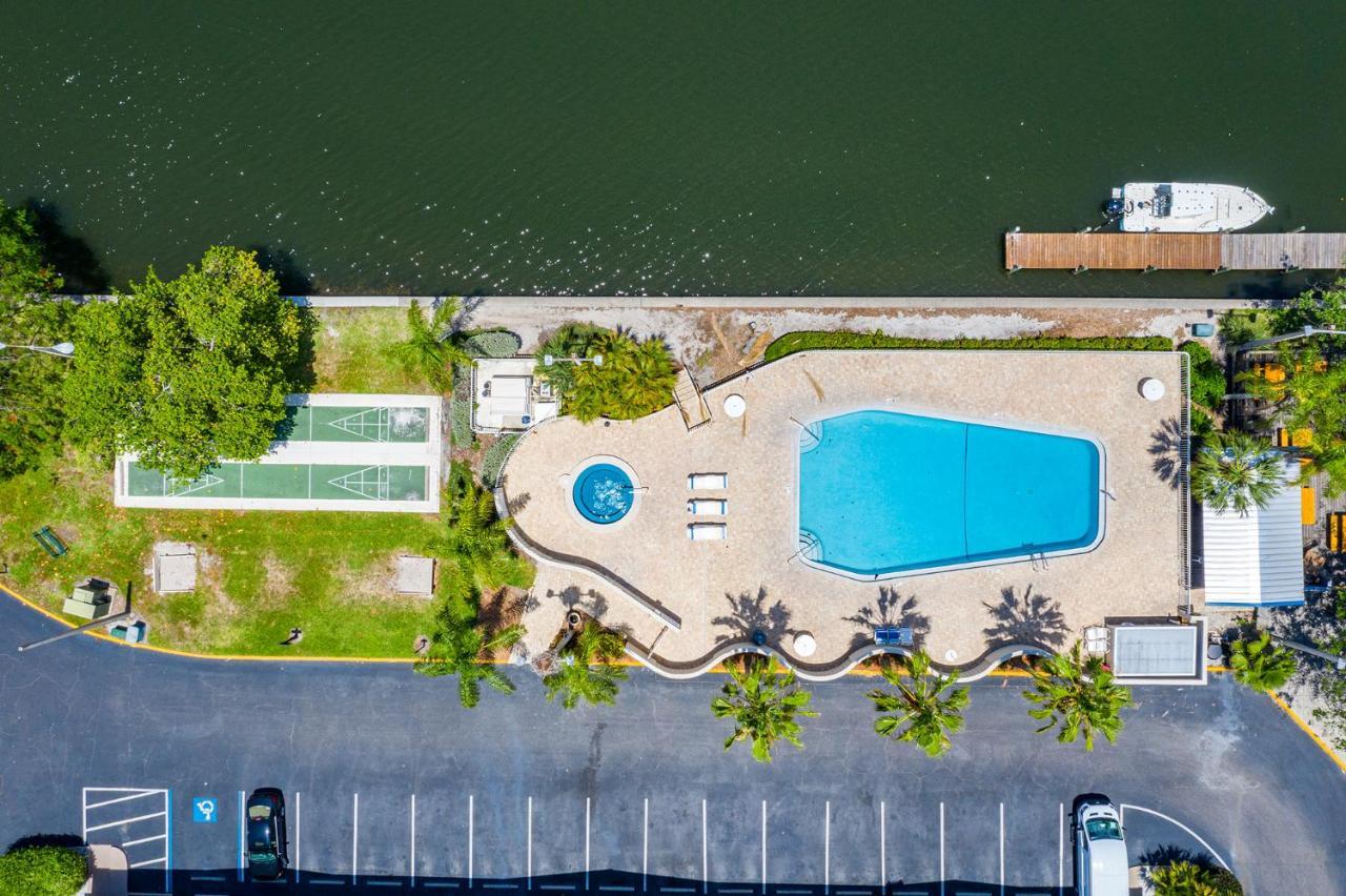 The Blue Lagoon Ruskin Exterior foto